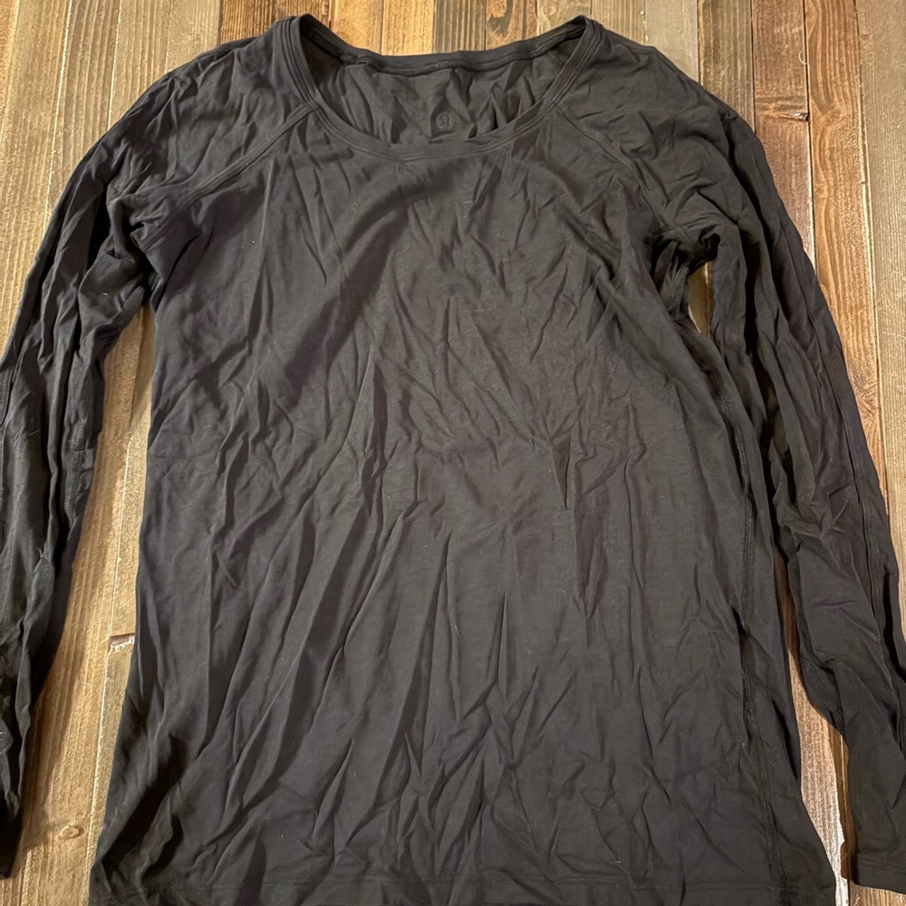 Women’s Lululemon Black Long Sleeve Shirt